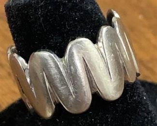 14K White Gold Ring https://ctbids.com/#!/description/share/271218
