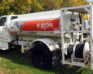 1988 Ford F600 Truck, VIN # 1FDNK64P3JVA03324, Mileage Showing 16,661 Exxon Jet Refueling Truck