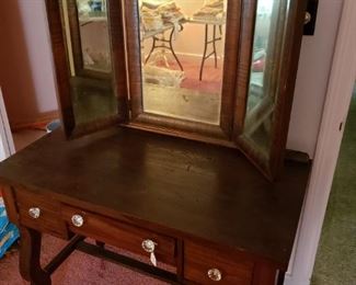 Empire Vanity