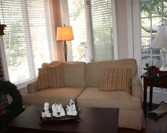 Nice sofa, side table and coffee table