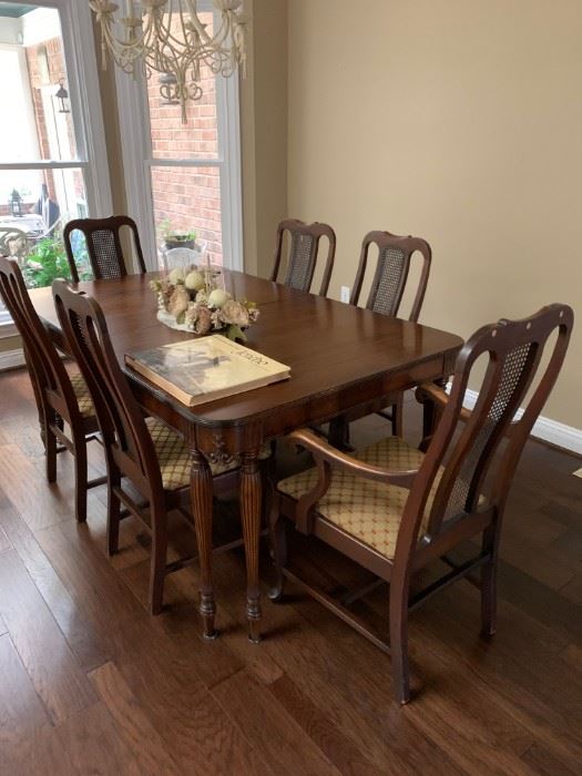 #2 antique dinning table w middle support double leg corner 6 chairs as is66x42x30  $ 199.00