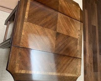 #5 coffee table w drop sides square legs inlay top 15-32x27x24  $ 100.00