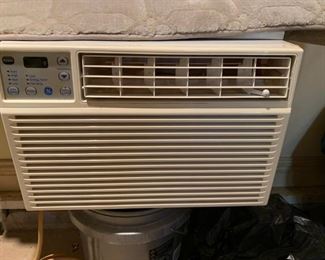 #70 GE window unit ac   $ 65.00