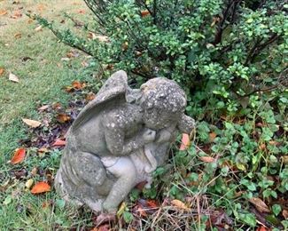 #86 contrete angel statue  heavy  $ 30.00