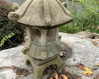 #87 pagota building statue   $ 120.00