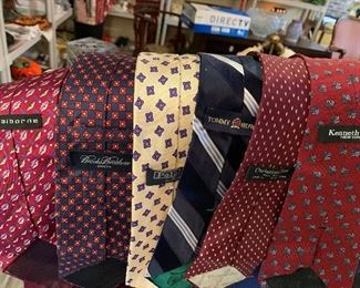 Men's Neckties - Liz Claiborne, Brooks Brothers, Polo, Tommy Hilfiger, Christian Dior, Kenneth Cole, Jos A Bank Perry Ellis, Roundtree & Yorke, Tommy Hilfiger, Regis
