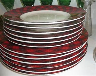 "Christmas Plaid" Holiday Dinnerware
222 Fifth Avenue China