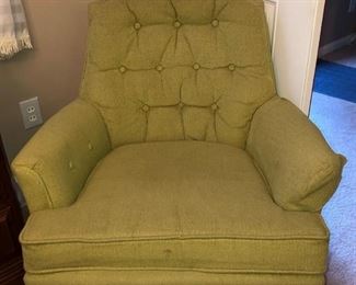 Broyhill green upholstered swivel chair