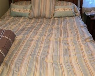 Queen size bed w/ mattress & headboard. Queen size bedding set. 