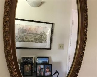 mirrorovalclose