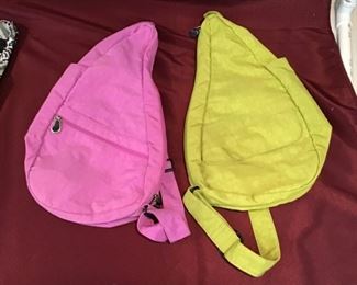 Huge lot of handbags and scarves https://ctbids.com/#!/description/share/272306