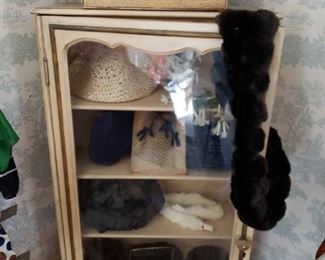 Vintage scarves, hats & gloves