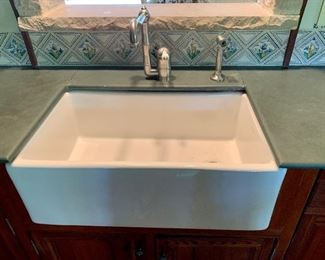 Farmhouse Sink & Faucet