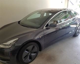 2018 Tesla Model 3 (apx 6200 miles)