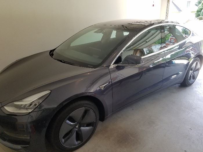 2018 Tesla Model 3 (apx 6200 miles)