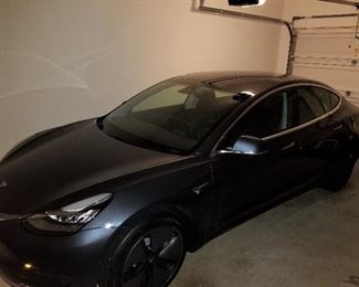 2018 Tesla Model 3 (apx 6200 miles)