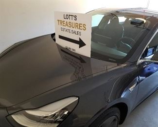 2018 Tesla Model 3 (apx 6200 miles)