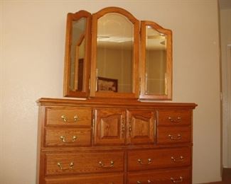 Dresser With Mirror/Jewelry Storage