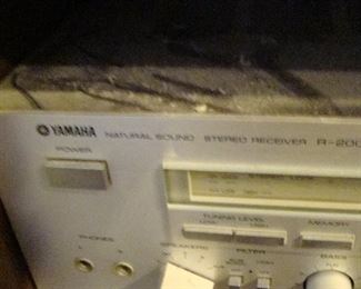 Yamaha Natural Bound Stereo Receiver R-2000
