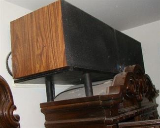 Set of wooden speakers