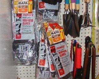 Gardening tools (Rake, shovel, gloves, pads), ice scrapers
