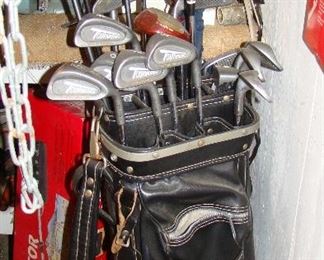 Golf clubs, metal detector 