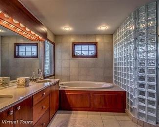 Paradise Dr master bath