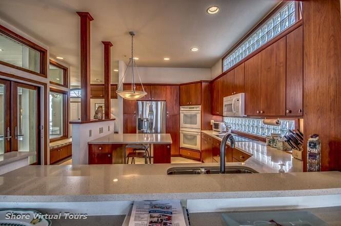 Paradise Dr custom kitchen