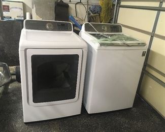 Samsung washer & gas dryer. Excellent Condition!