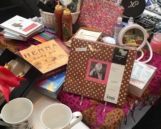 Gifts, photo albums, mugs