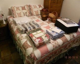 blankets/full size bed