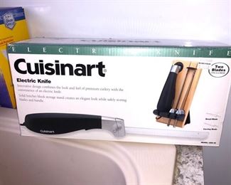 Cuisinart electric knife - brand new!