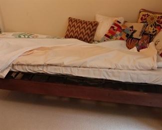 Small day bed
