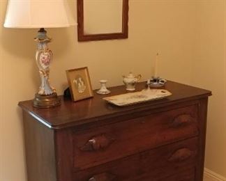Chest of drawers