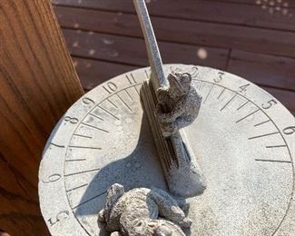 Frog sun dial