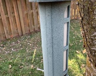 Bird feeder