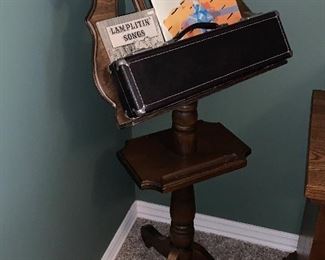 Reading or music stand, flute