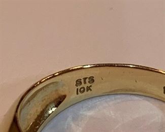 10K Gold and Amethyst Ring