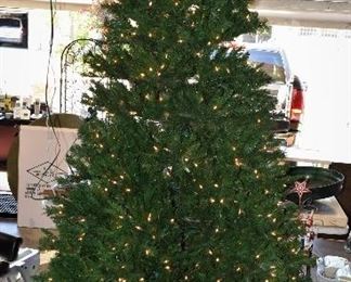 Garage 10 Green Spruce Artificial Christmas Tree with 1000 Clear Lights includes 3 Storage Bags