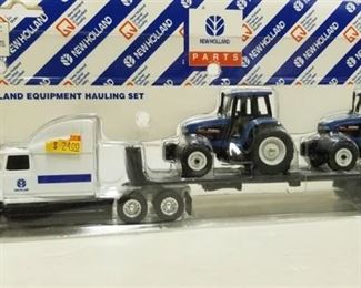Ertl - Holland Equipment Hauling Set - Ford Truck / Trailer 8870 Tractors