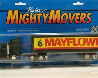 Ertl Mighty Movers Kenworth 18-wheeler 1/64 Mayflower Moving