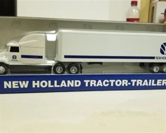 1/64 Holland Tractor & Trailer Set With Display Box Ertl Diecast Metal Semi