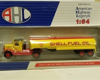 Ahl American Highway Legends L53302 1:64 Diecast Chevron Gasoline Tanker