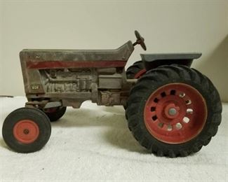 Farmall 1026 Tractor, 1/32, used, See Pix