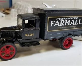 Ertl 1931 Farmall Hawkeye Truck Bank, 1/34 scale, NIB