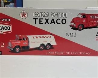 First Gear 1966 Mack "R" Fuel Tanker w/"TEXACO" Tanker Body , NIB