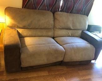 DOUBLE SIDED RECLINER COUCH