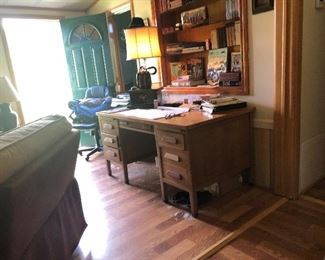 DESK