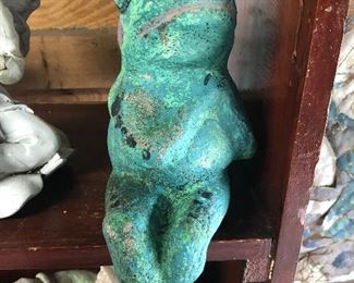 CUTE CEMENT FROG