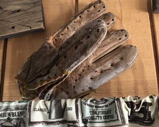 OLD BASEBALL GLOVE